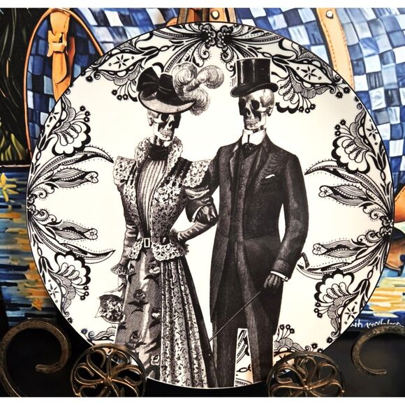 NWOT - 11" ZRIKE Brand Skeleton Couple Halloween Dinner Plate - Picture 1 of 6